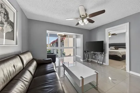 2951 E Sunrise Lakes Drive Sunrise FL 33322