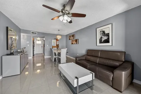 2951 E Sunrise Lakes Drive Sunrise FL 33322