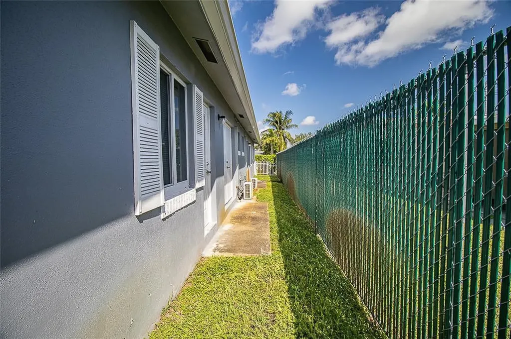 2432 Sherman Street Hollywood FL 33020