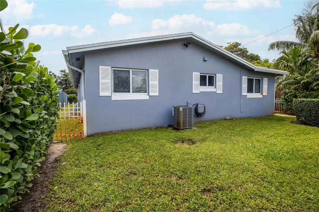 2432 Sherman Street Hollywood FL 33020