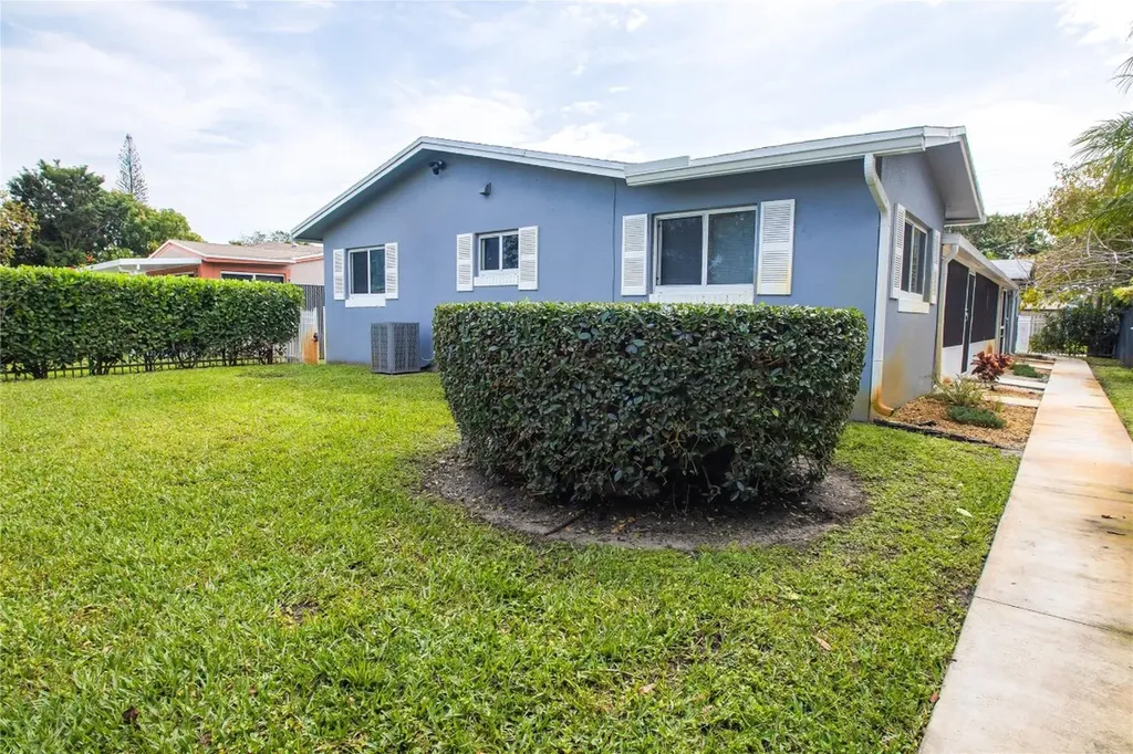 2432 Sherman Street Hollywood FL 33020