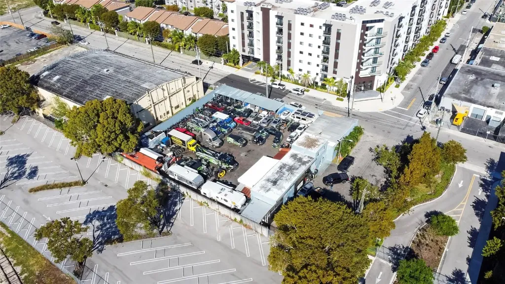 2230 NW 8th Avenue Miami FL 33127