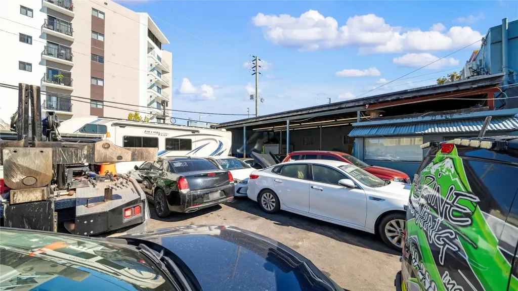 2230 NW 8th Avenue Miami FL 33127