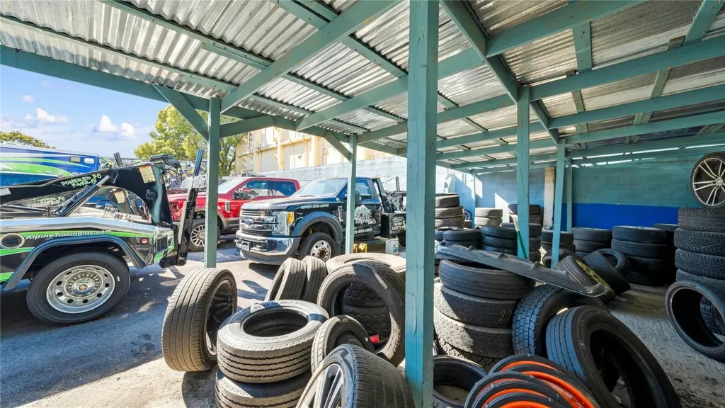 2230 NW 8th Avenue Miami FL 33127