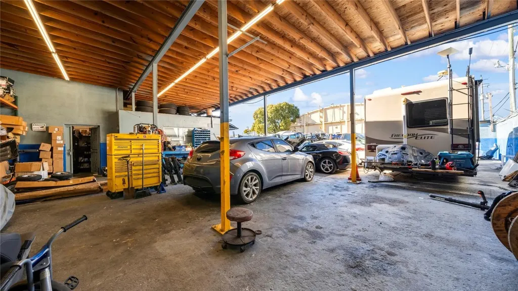 2230 NW 8th Avenue Miami FL 33127