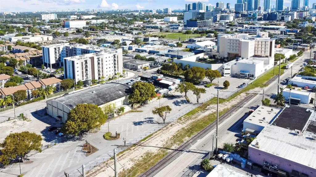 2230 NW 8th Avenue Miami FL 33127