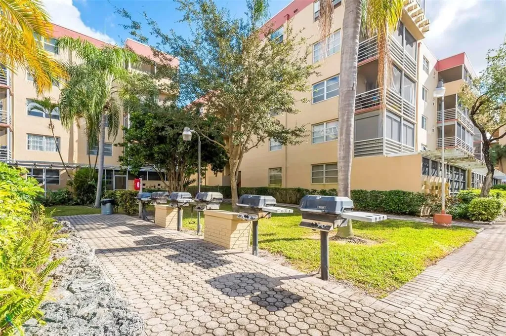403 NW 68th Avenue Plantation FL 33317