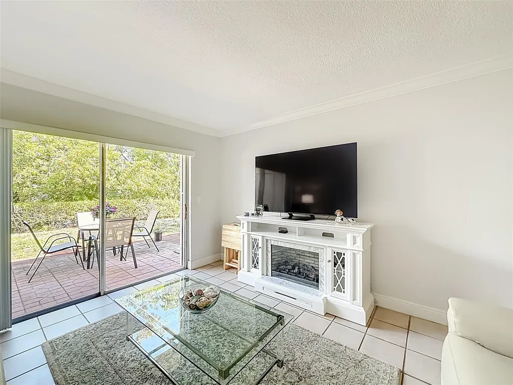 8891 Bella Vista Drive Boca Raton FL 33433