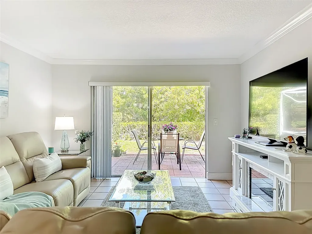 8891 Bella Vista Drive Boca Raton FL 33433