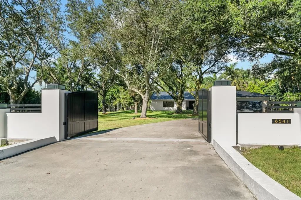 6541 Melaleuca Road Southwest Ranches FL 33330