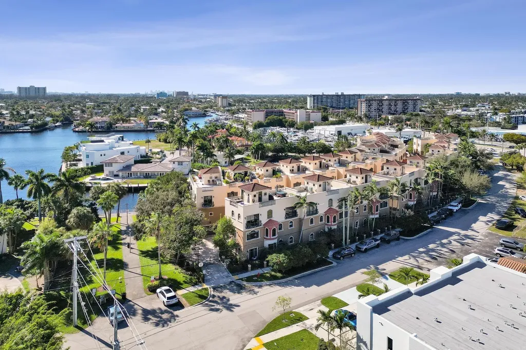 2260 SE 7 Street Pompano Beach FL 33062