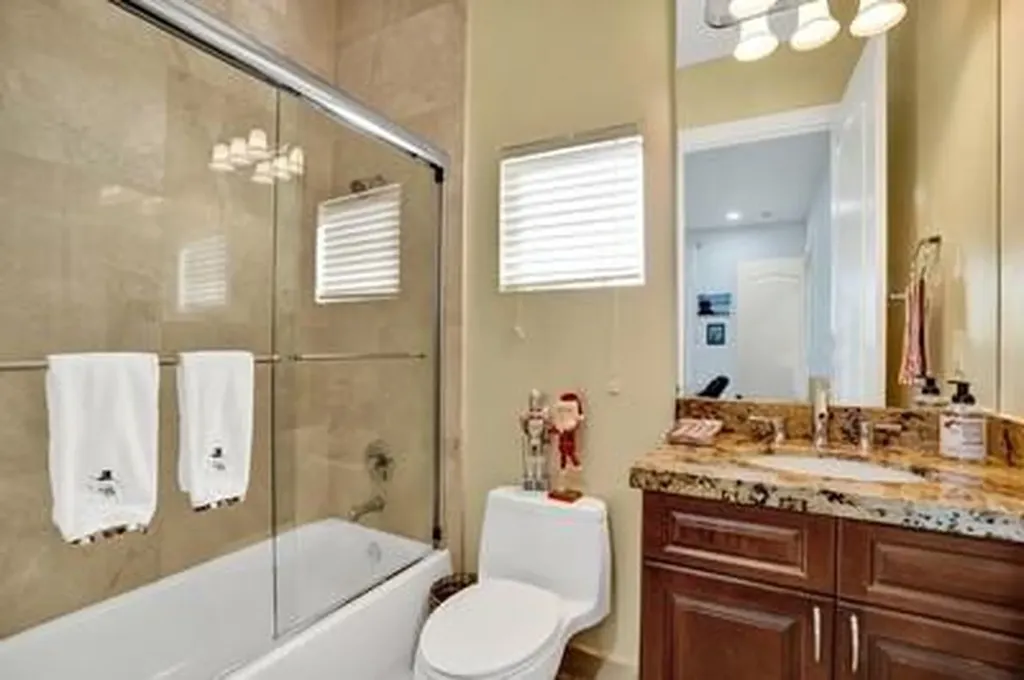 2260 SE 7 Street Pompano Beach FL 33062