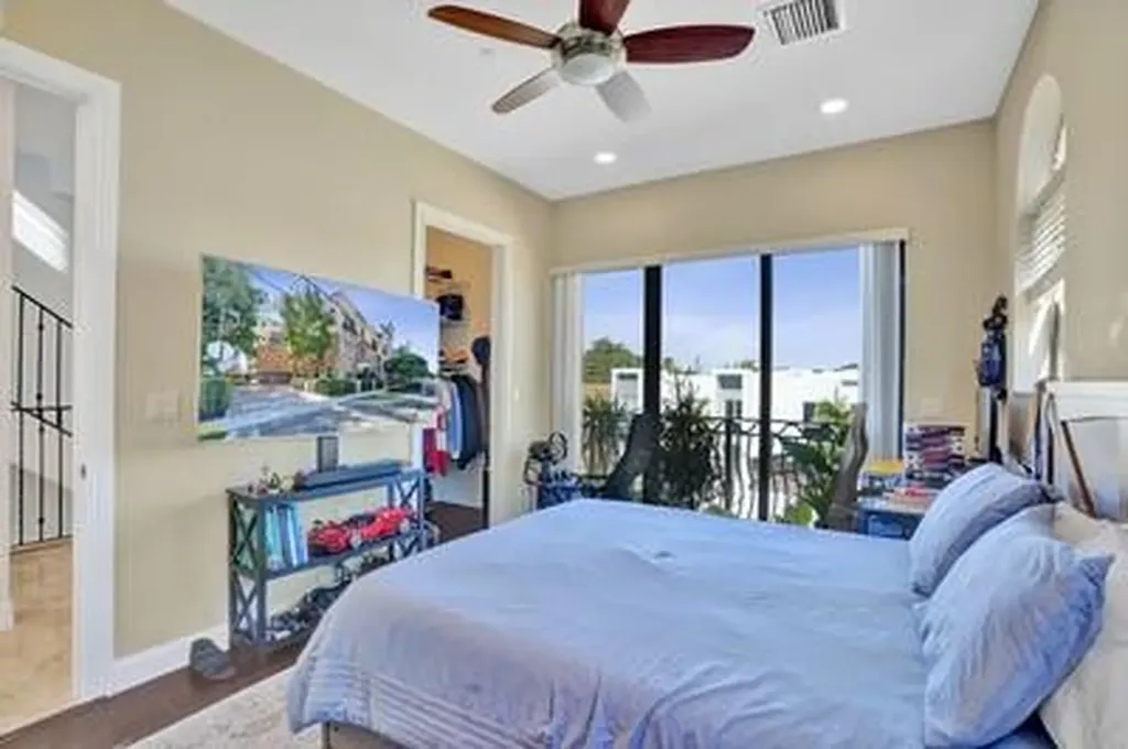 2260 SE 7 Street Pompano Beach FL 33062