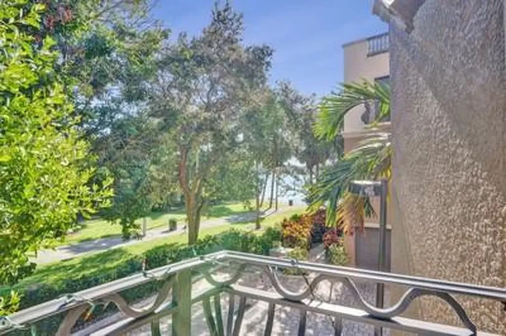2260 SE 7 Street Pompano Beach FL 33062
