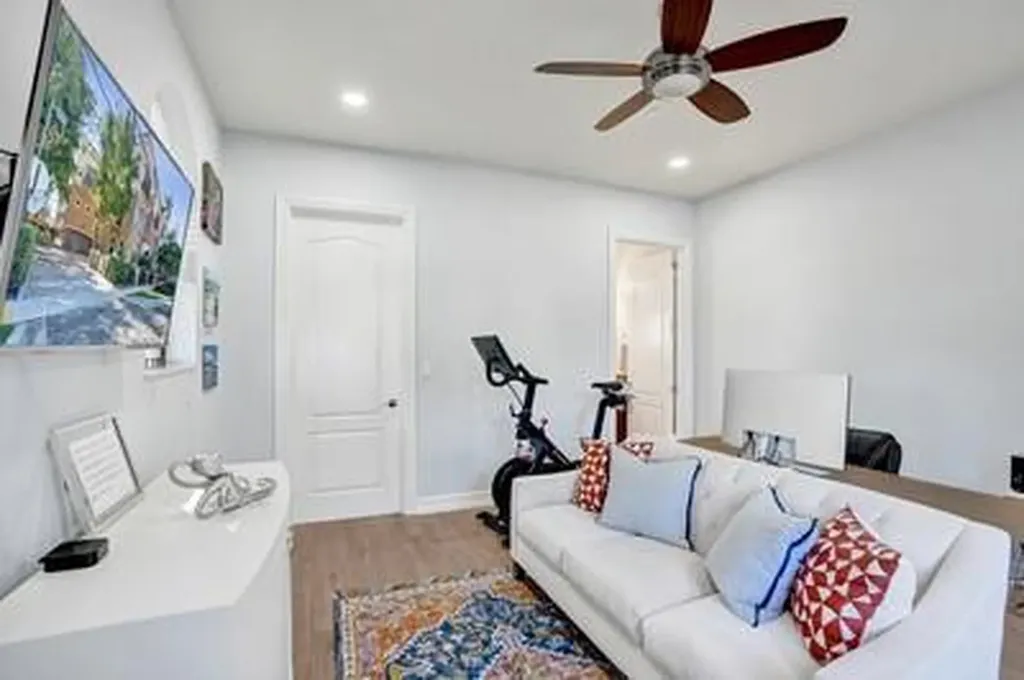 2260 SE 7 Street Pompano Beach FL 33062