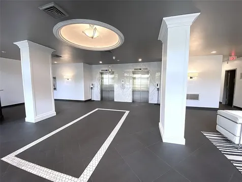 2400 Presidential Way West Palm Beach FL 33401
