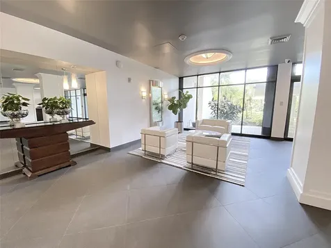 2400 Presidential Way West Palm Beach FL 33401