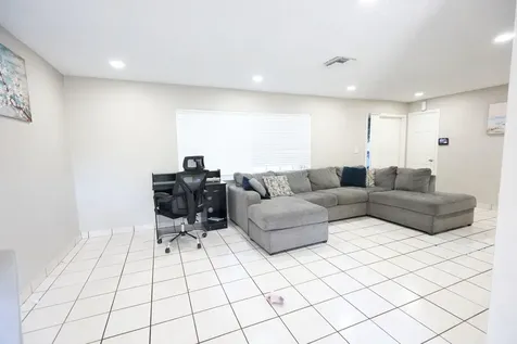 6597 Salem Street North Lauderdale FL 33068