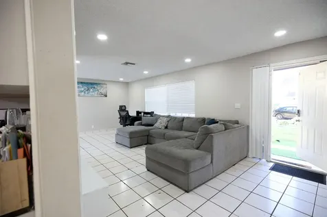 6597 Salem Street North Lauderdale FL 33068