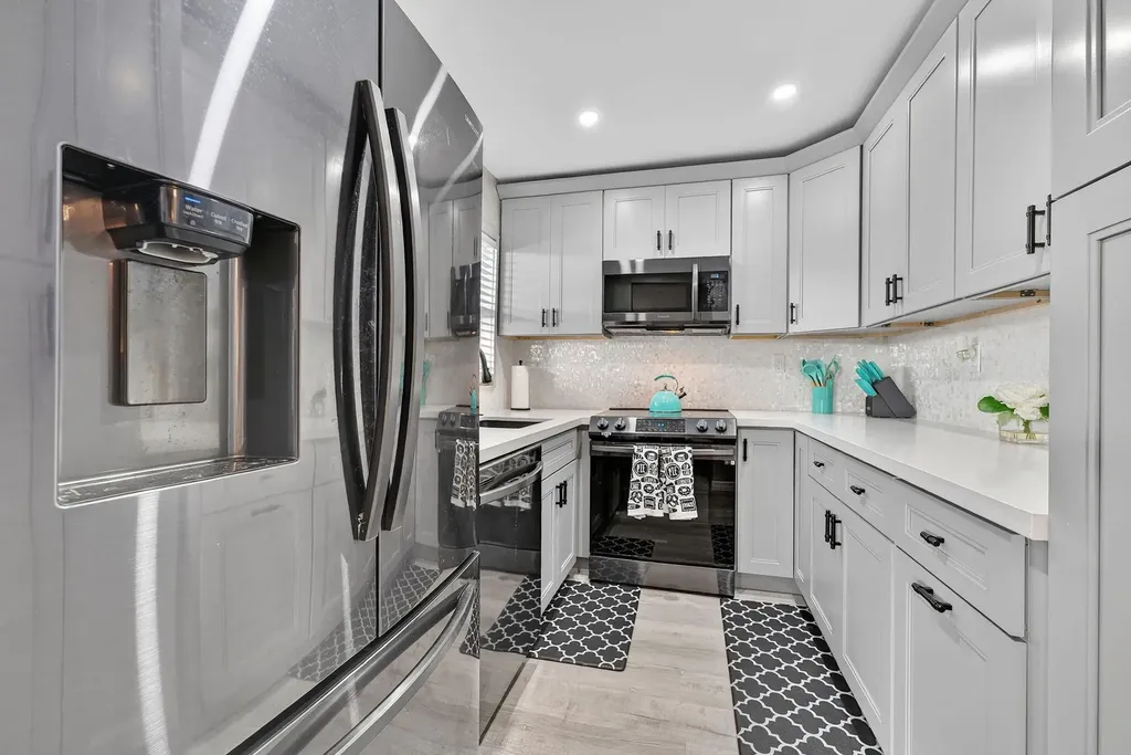 535 Hendricks Isle Fort Lauderdale FL 33301