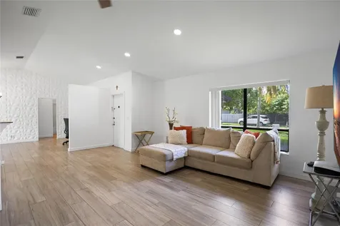8211 SW 13th Court North Lauderdale FL 33068