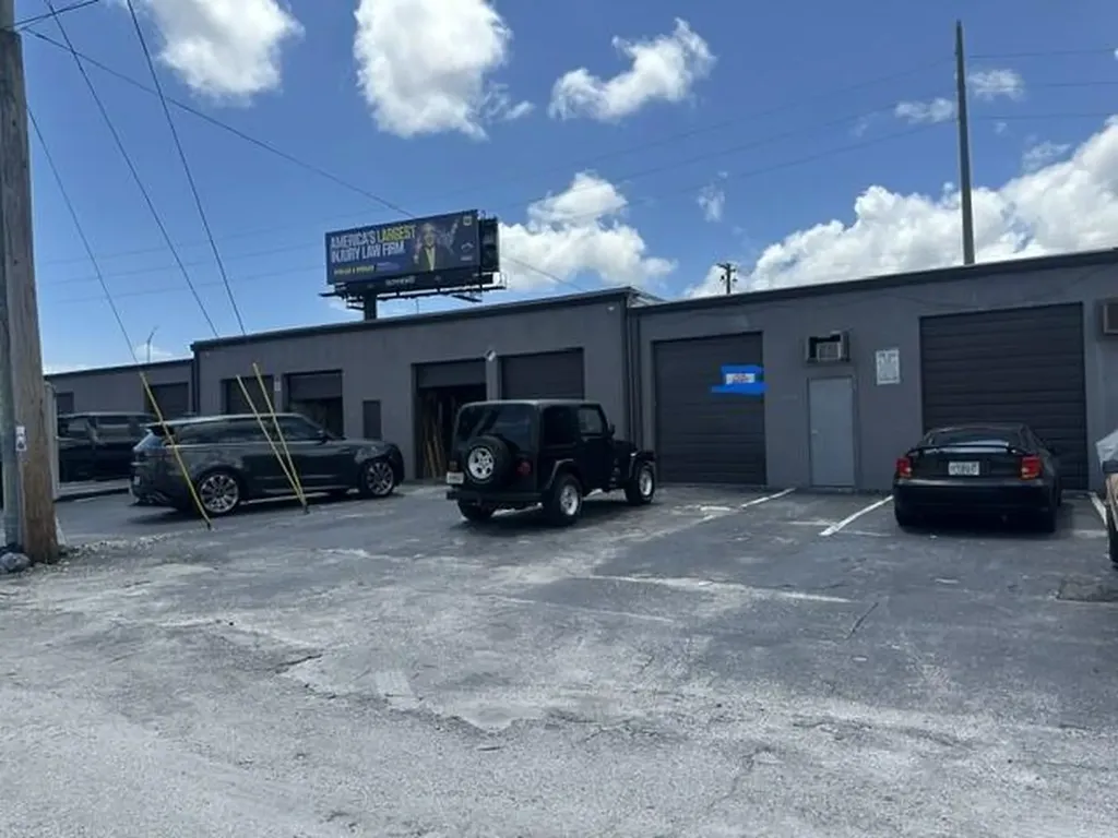 822 NW 45th Street Oakland Park FL 33309