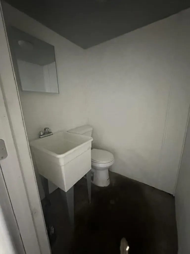 822 NW 45th Street Oakland Park FL 33309