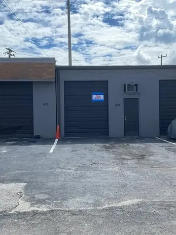 822 NW 45th Street Oakland Park FL 33309