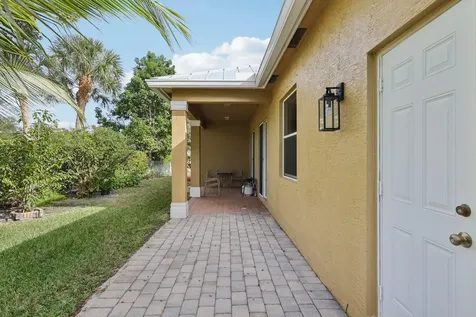 9153 Sedgewood Drive Lake Worth FL 33467