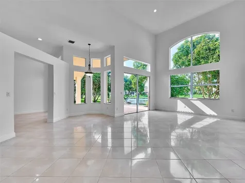 7127 Pinecreek Way Coconut Creek FL 33073