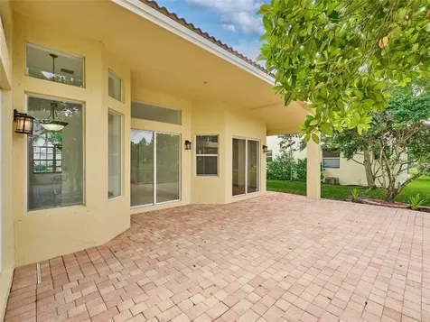 7127 Pinecreek Way Coconut Creek FL 33073