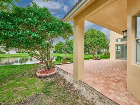 7127 Pinecreek Way Coconut Creek FL 33073