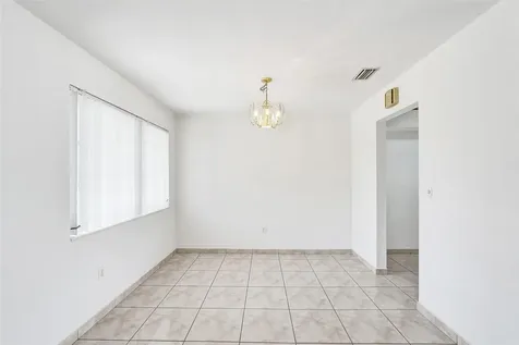 8211 NW 10th Street Pembroke Pines FL 33024