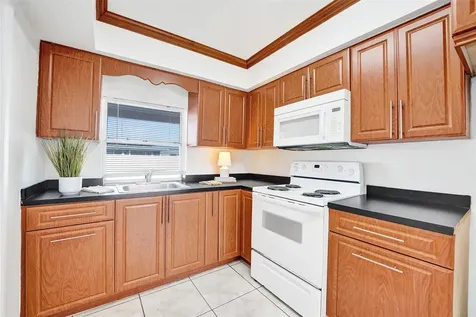 8211 NW 10th Street Pembroke Pines FL 33024