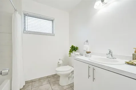 8211 NW 10th Street Pembroke Pines FL 33024