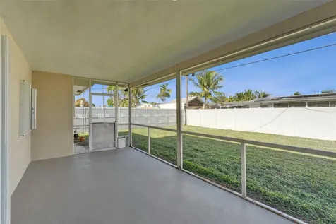 8211 NW 10th Street Pembroke Pines FL 33024