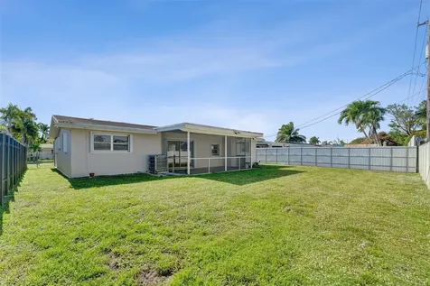 8211 NW 10th Street Pembroke Pines FL 33024