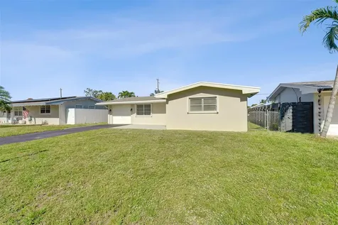 8211 NW 10th Street Pembroke Pines FL 33024