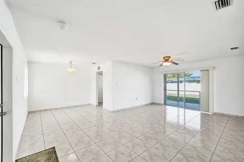 8211 NW 10th Street Pembroke Pines FL 33024