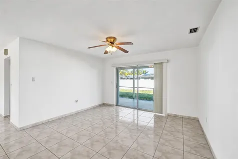 8211 NW 10th Street Pembroke Pines FL 33024