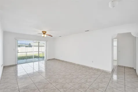 8211 NW 10th Street Pembroke Pines FL 33024
