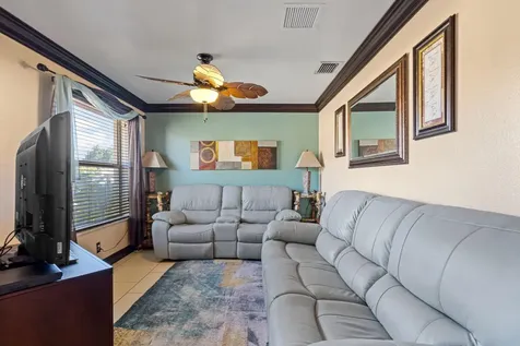 5201 SW 22nd Street West Park FL 33023