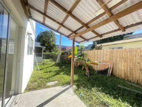 8010 SW 7th Street North Lauderdale FL 33068