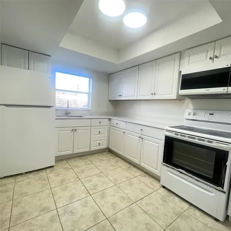 8010 SW 7th Street North Lauderdale FL 33068