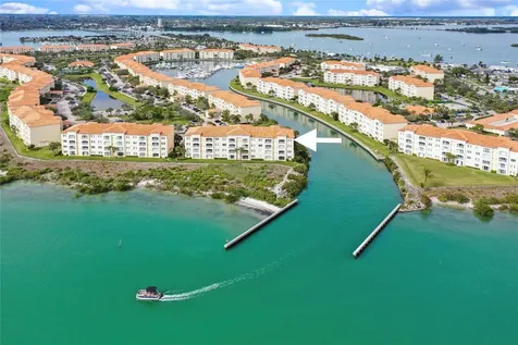 20 Harbour Isle Drive Hutchinson Island FL 34949