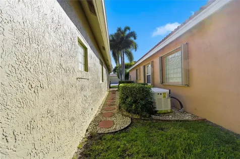 6755 Viale Elizabeth Delray Beach FL 33446