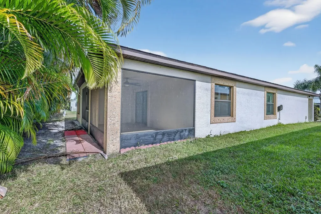 5 Flamenco Way Port St Lucie FL 34952
