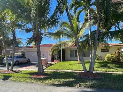 8203 NW 74th Terrace Tamarac FL 33321