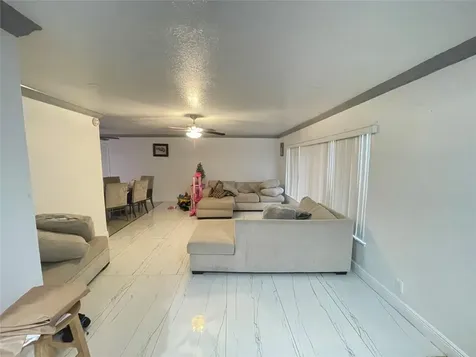 8203 NW 74th Terrace Tamarac FL 33321
