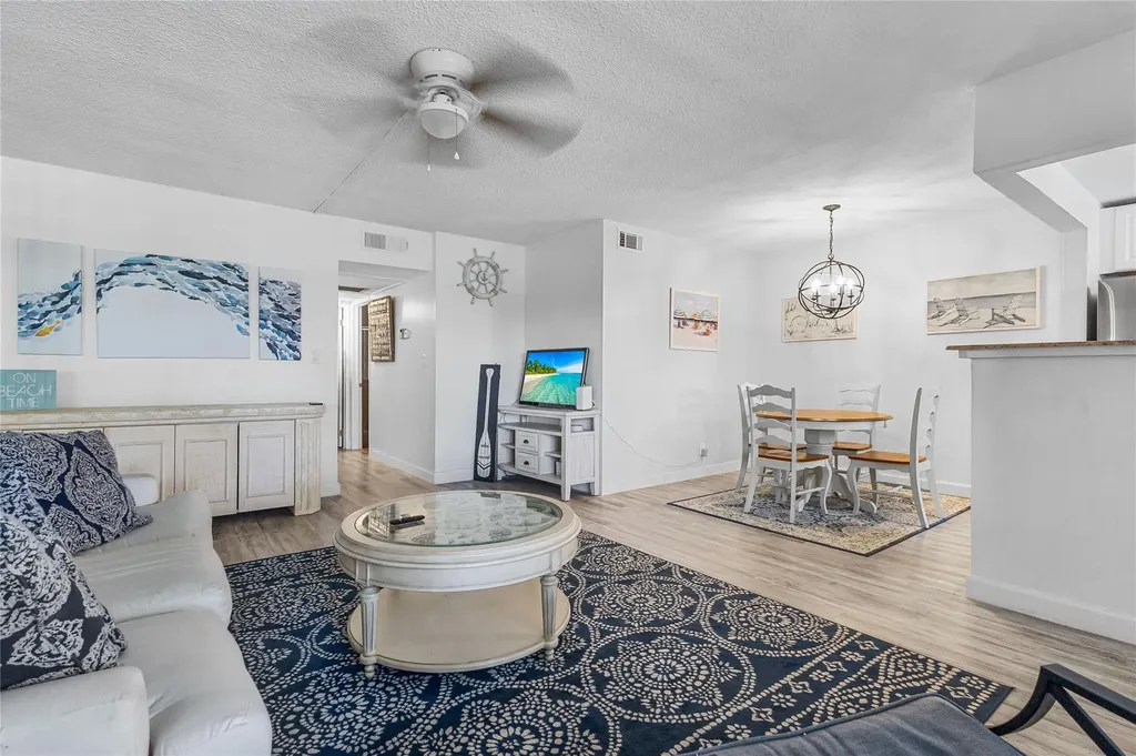 490 SE 19th Avenue Pompano Beach FL 33060